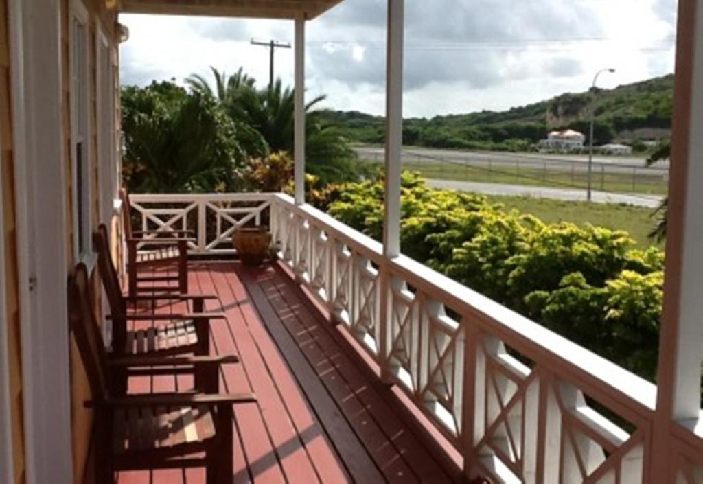 Wind Chimes Inn Antigua St. John's Buitenkant foto